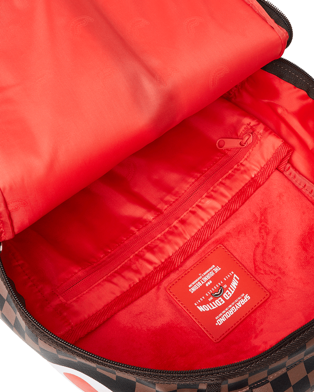SPRAYGROUND® BACKPACK ASTROMANE AS THE WORLD'S LARGEST ZIPPER PULLEY