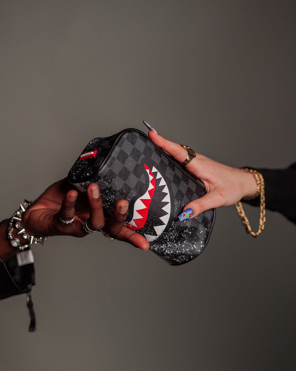 SCRIBBLE DRIBBLE CHECK POUCH