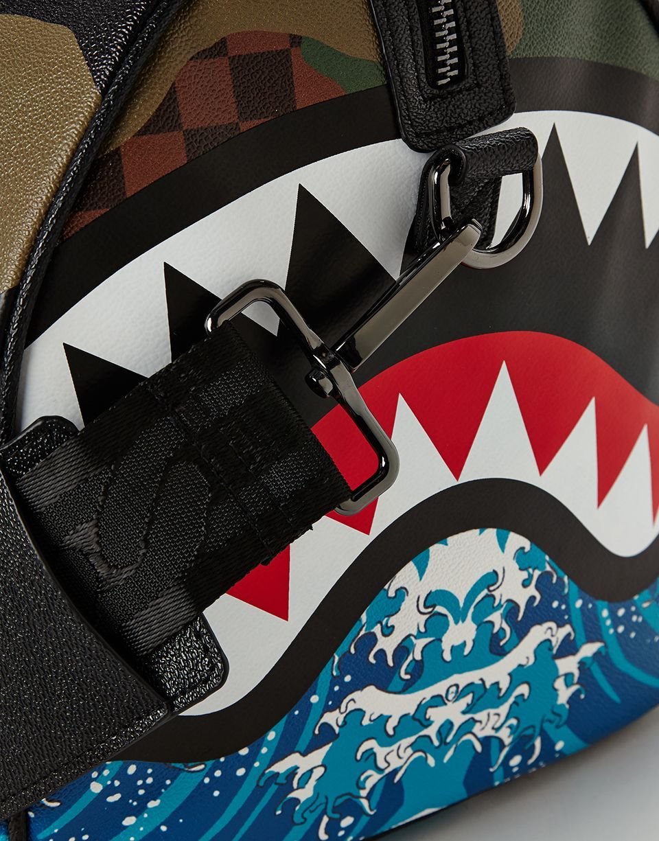 SPRAYGROUND® DUFFLE CAMOKAWA WAVE SHARK DUFFLE